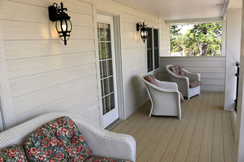 The Champagne Room - Balcony